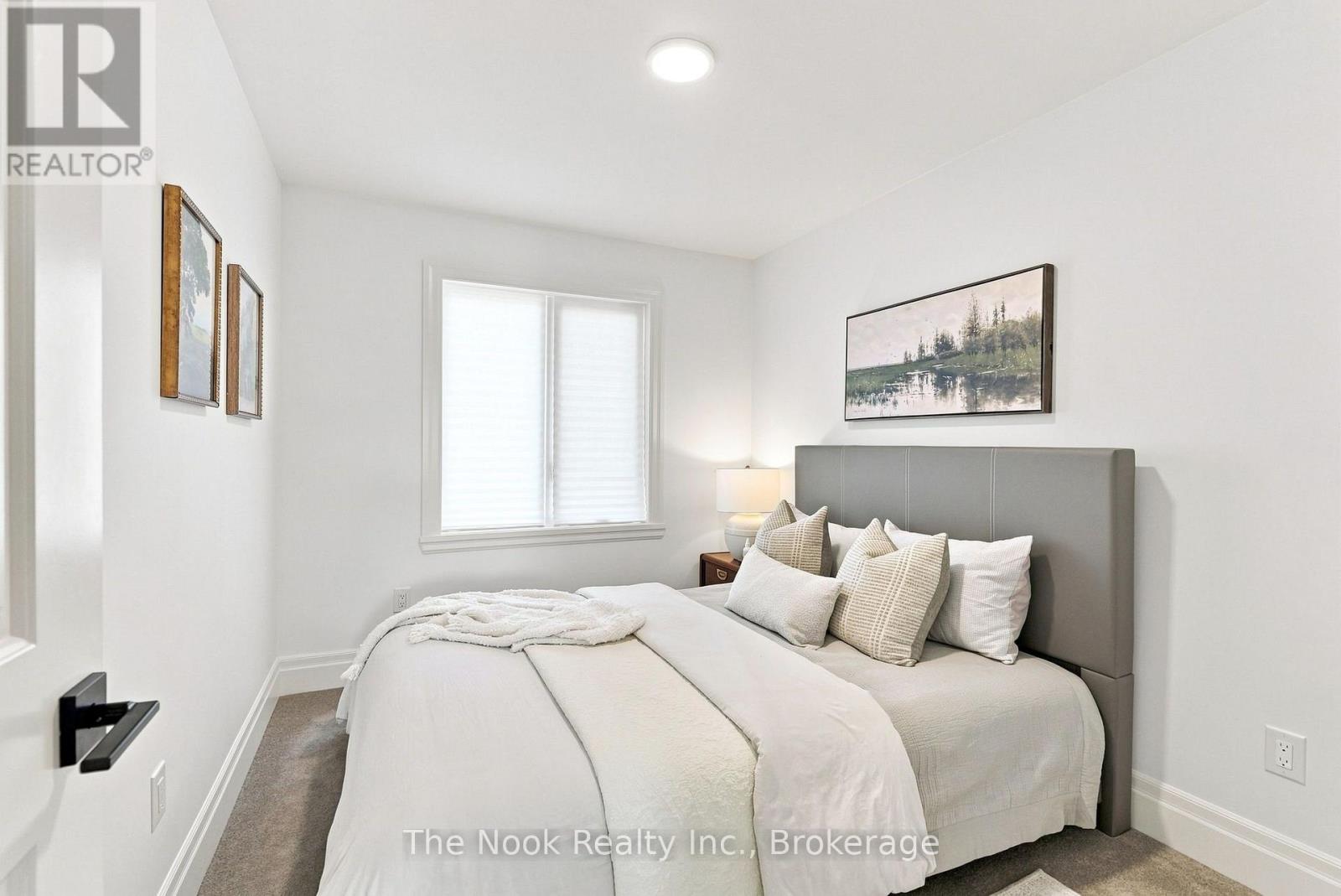 30 CAMPBELL CRESCENT - 33