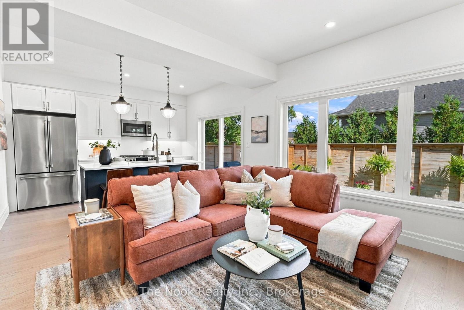 30 CAMPBELL CRESCENT - 5