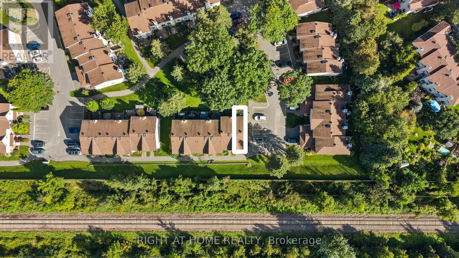 2 Bed, 2 Bath House for Sale in Ottawa – 158F VALLEY STREAM DRIVE, Ottawa – MLS# X13751480 - Image 24
