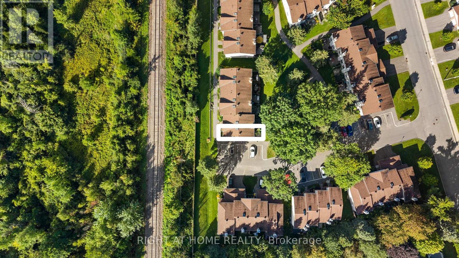 2 Bed, 2 Bath House for Sale in Ottawa – 158F VALLEY STREAM DRIVE, Ottawa – MLS# X13751480 - Image 25