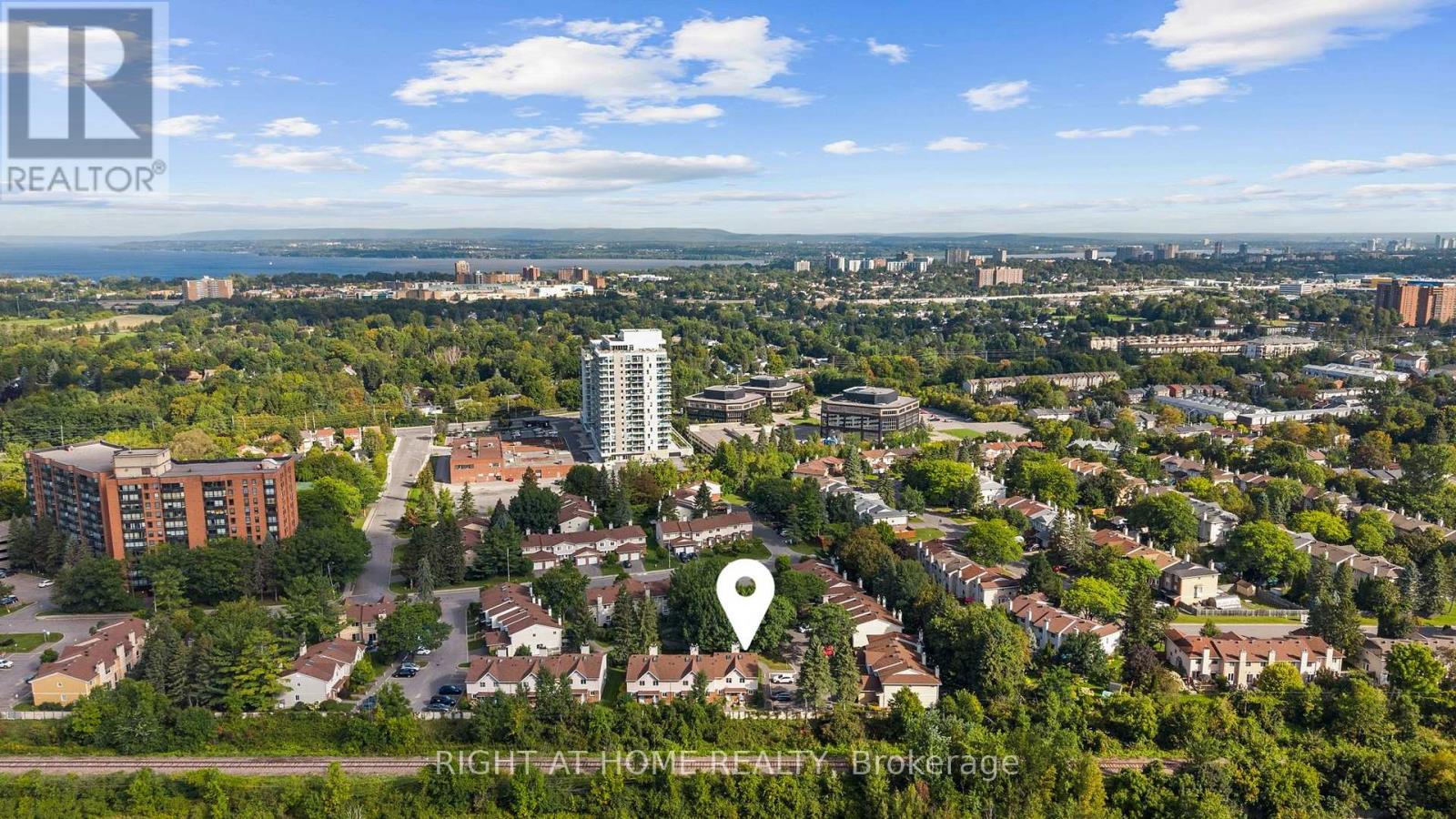 2 Bed, 2 Bath House for Sale in Ottawa – 158F VALLEY STREAM DRIVE, Ottawa – MLS# X13751480 - Image 28