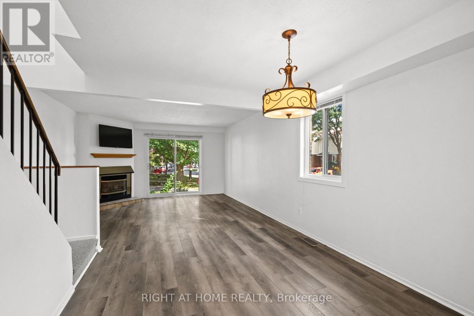 158F VALLEY STREAM DRIVE, Ottawa — photo 8