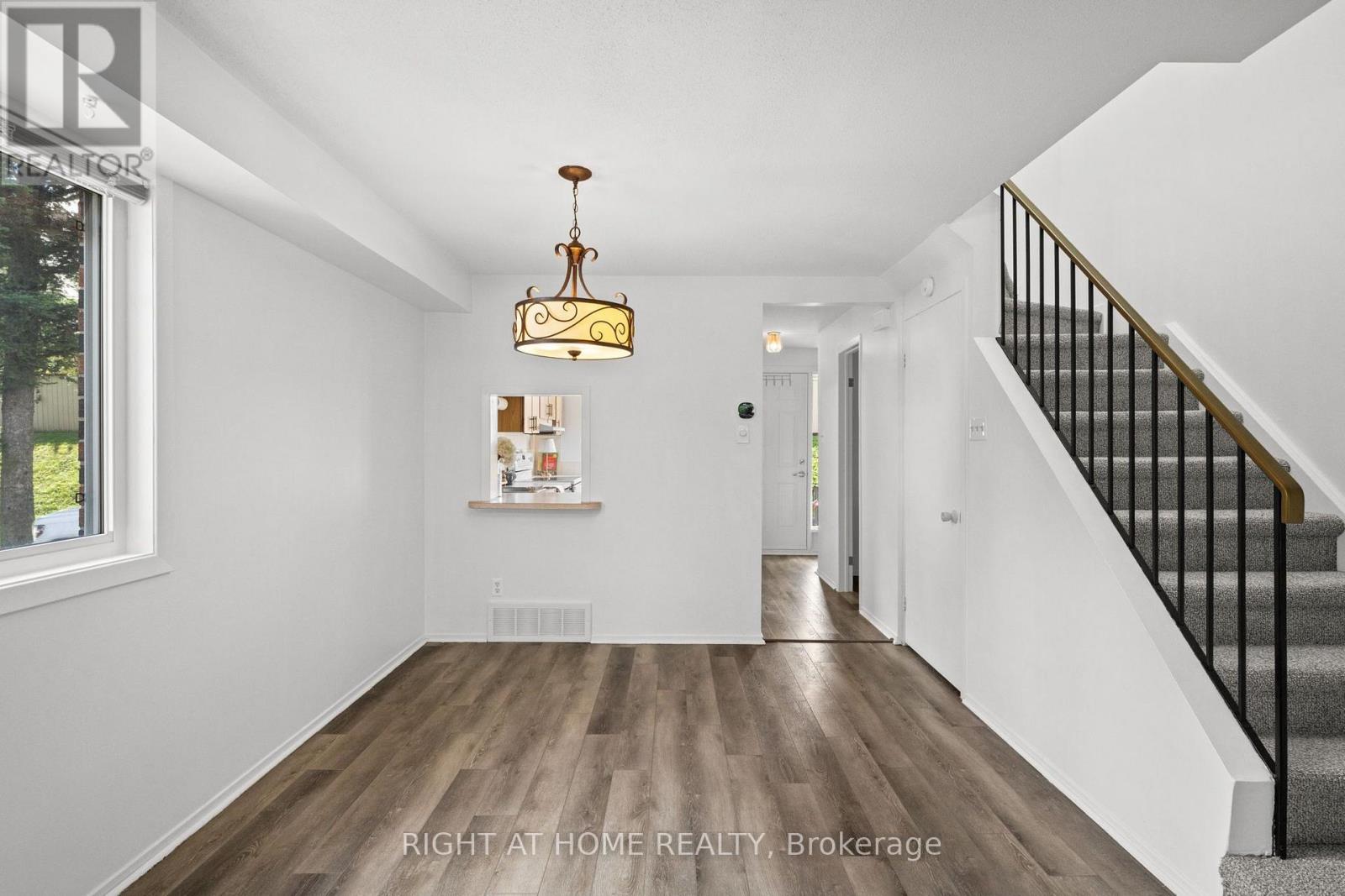 158F VALLEY STREAM DRIVE, Ottawa — photo 9