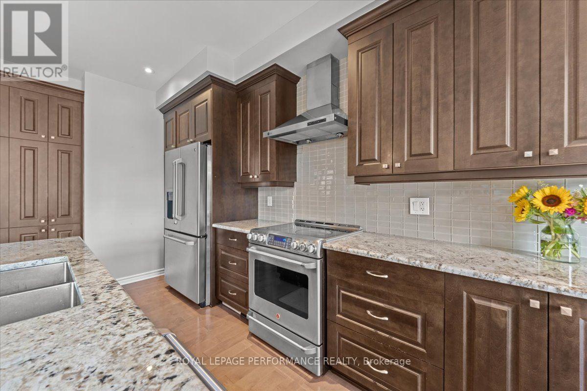929 VERBENA CRESCENT - 11