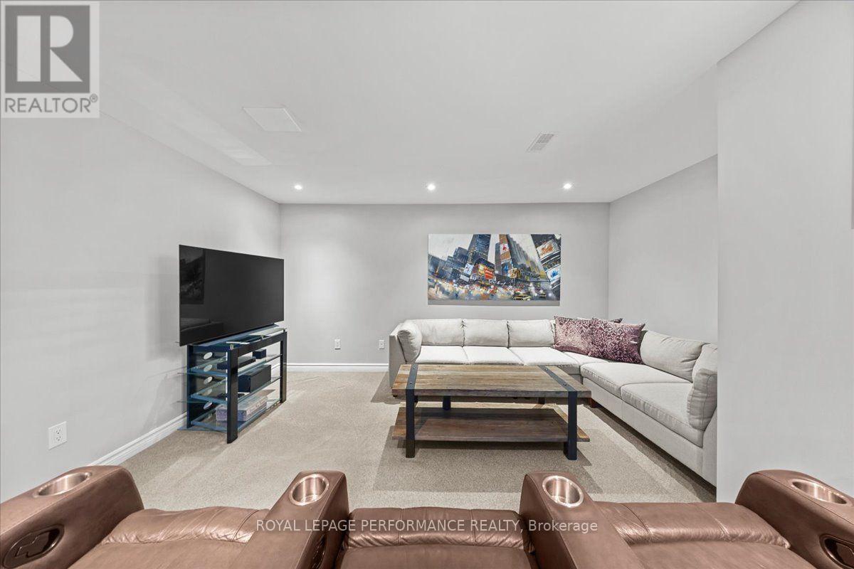 929 Verbena Crescent