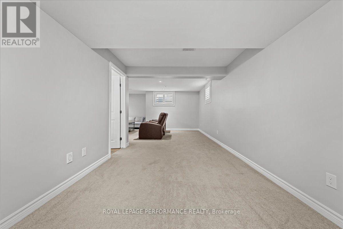 929 Verbena Crescent