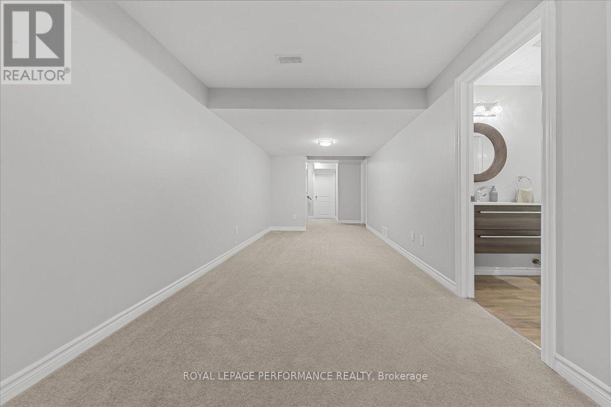 929 Verbena Crescent