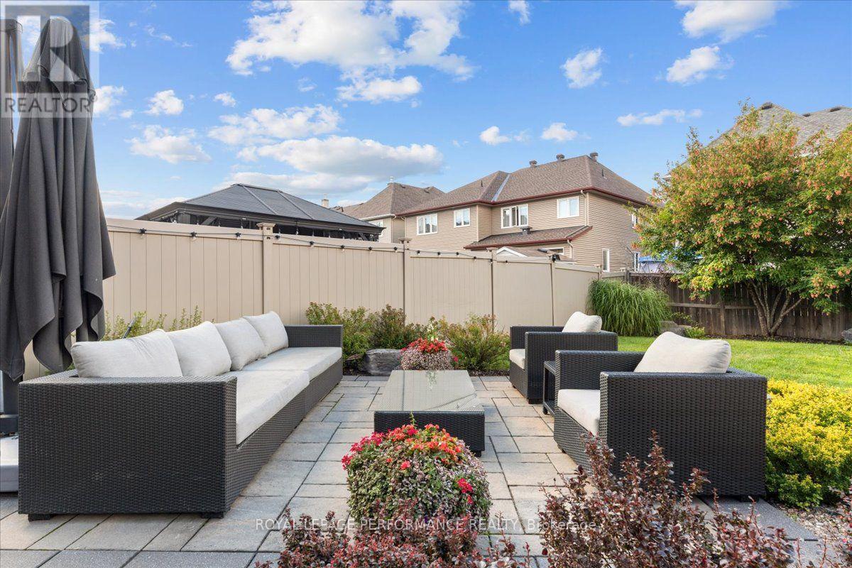929 Verbena Crescent