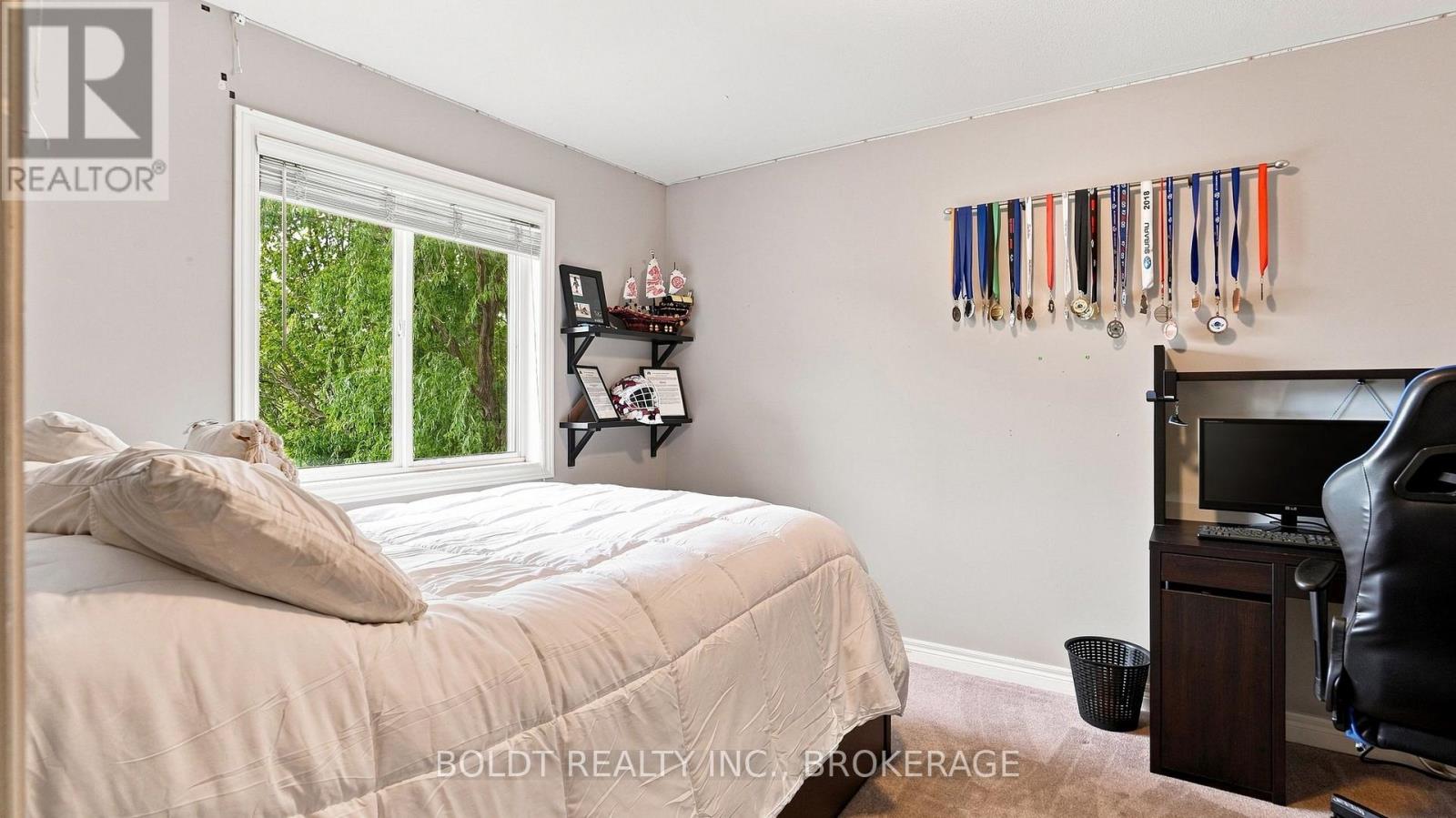 4 ARLENE STREET - 29
