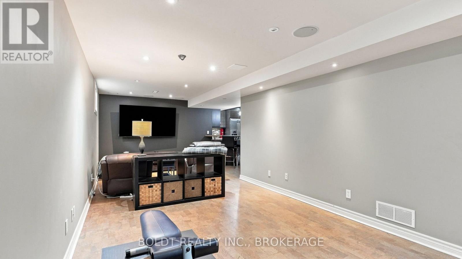 4 ARLENE STREET - 34