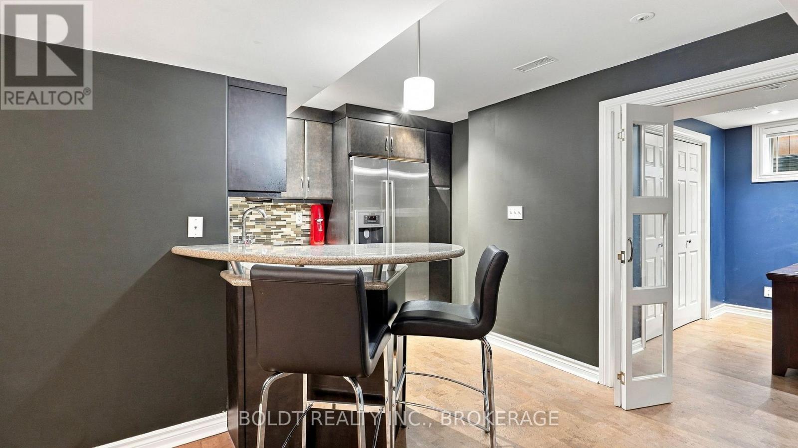 4 ARLENE STREET - 37