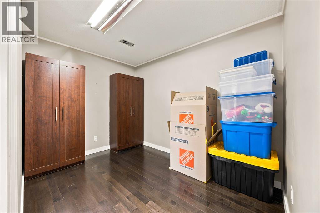 1211 GIFFEL ROAD - 32