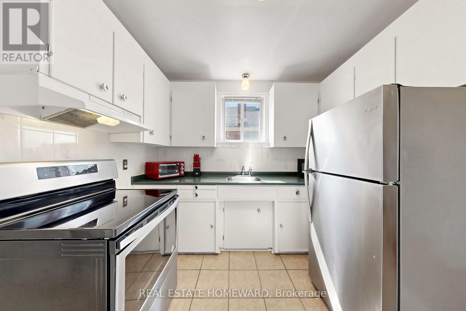 120 PITT AVENUE - 13