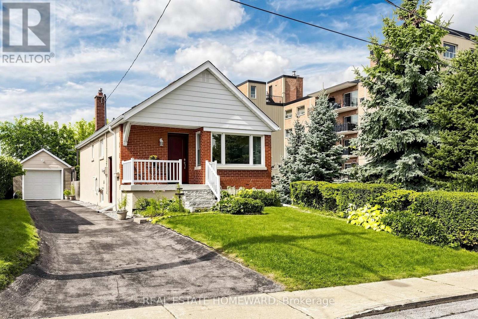 120 PITT AVENUE - 2