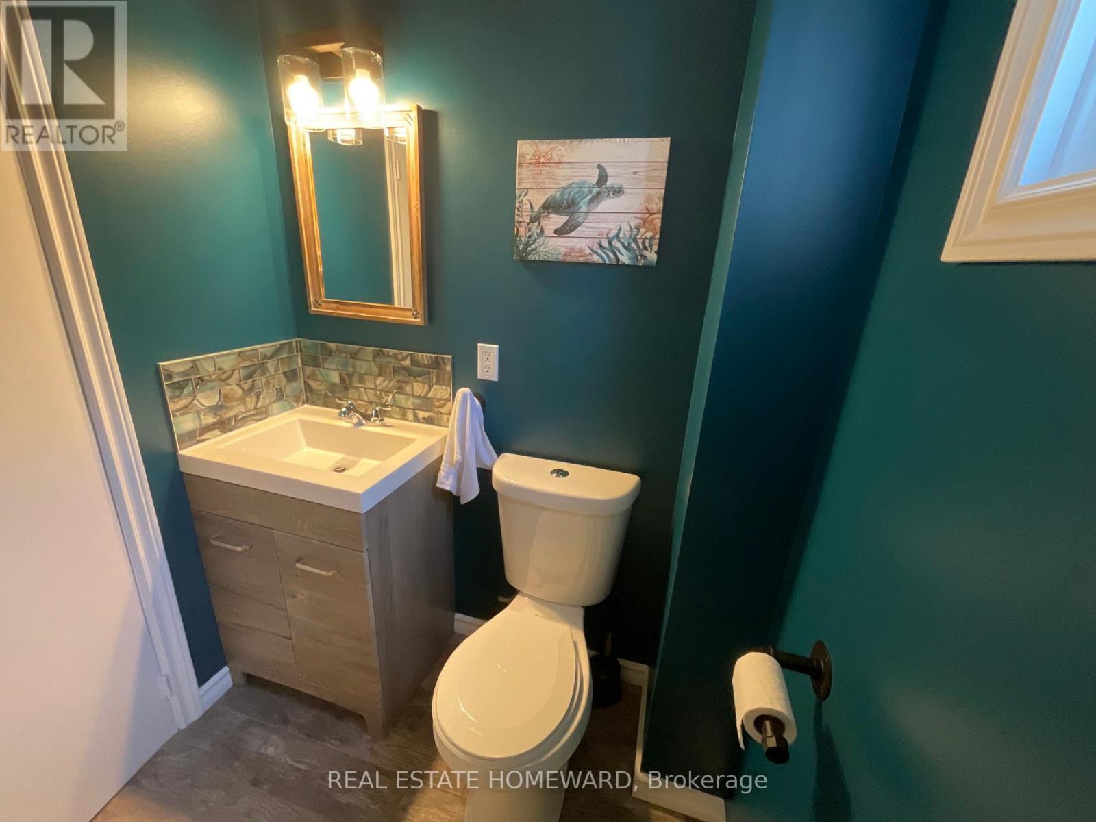 120 PITT AVENUE - 21