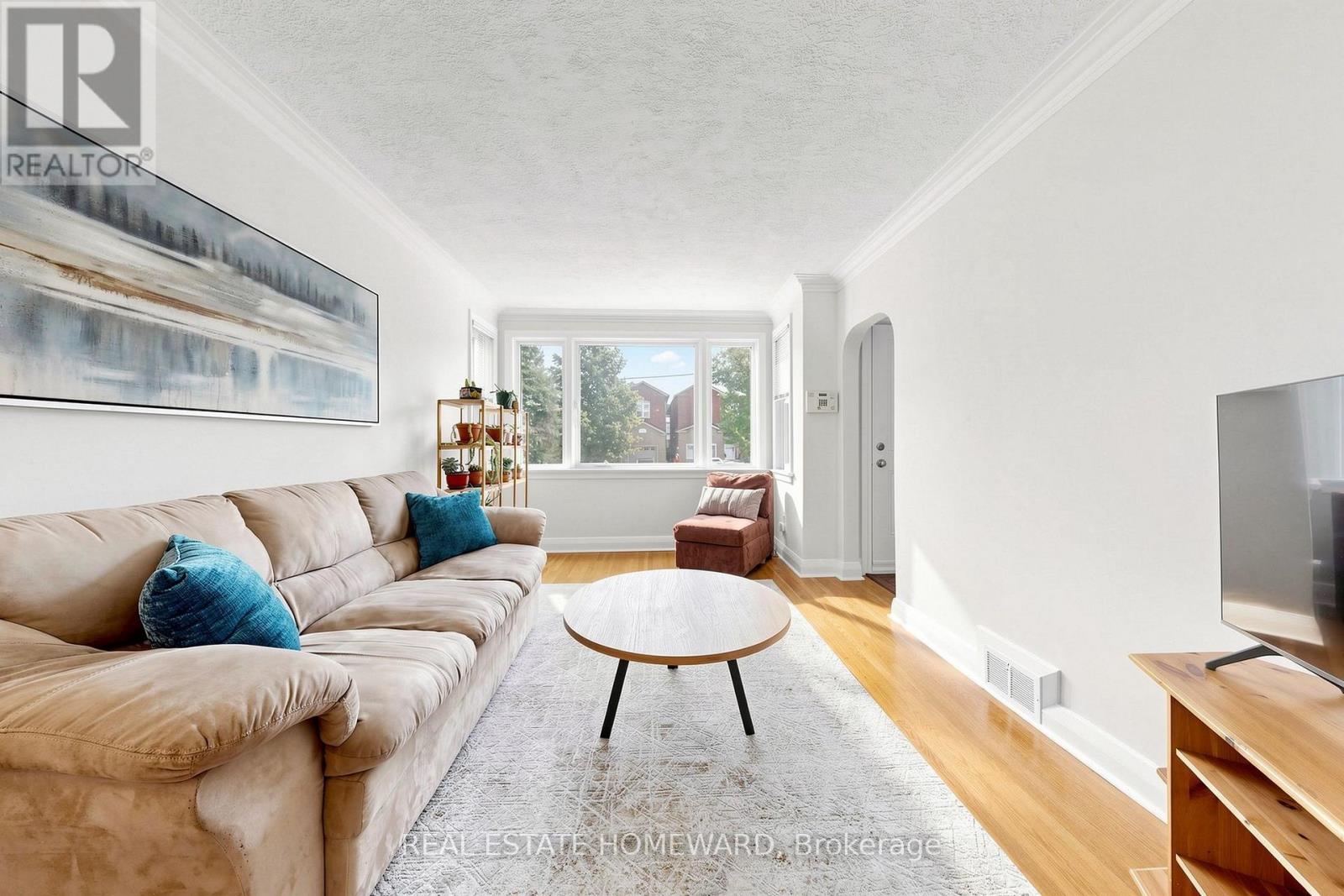120 PITT AVENUE - 8