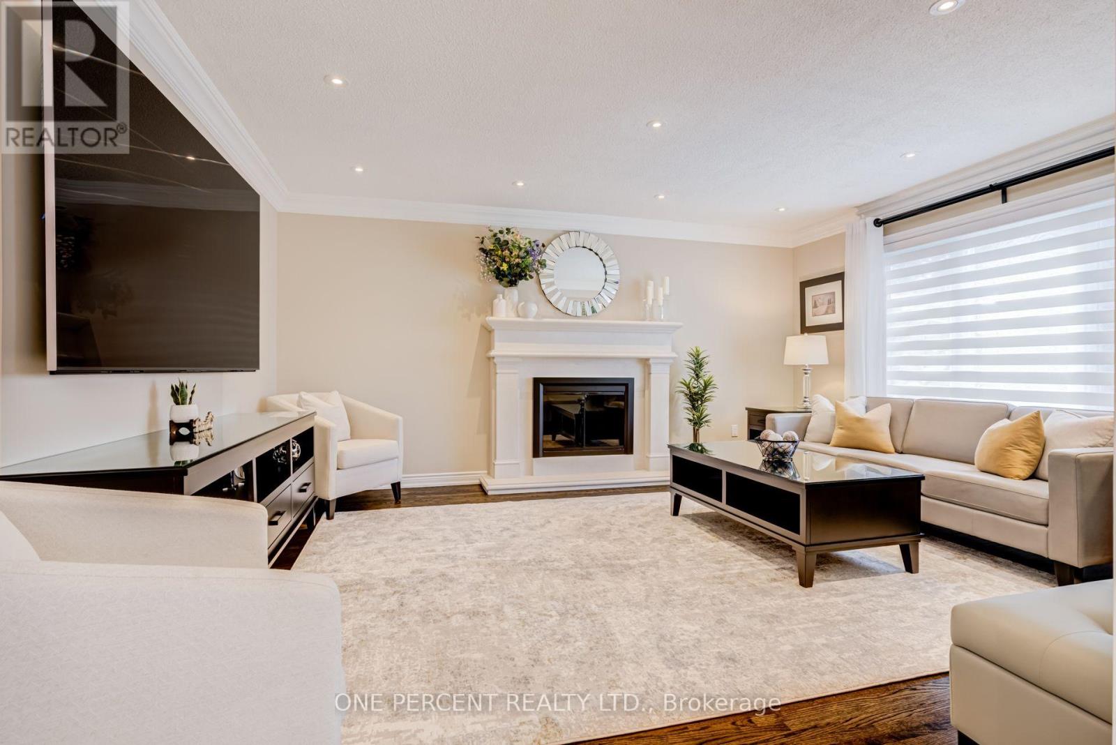 7 MENDIP CRESCENT - 15