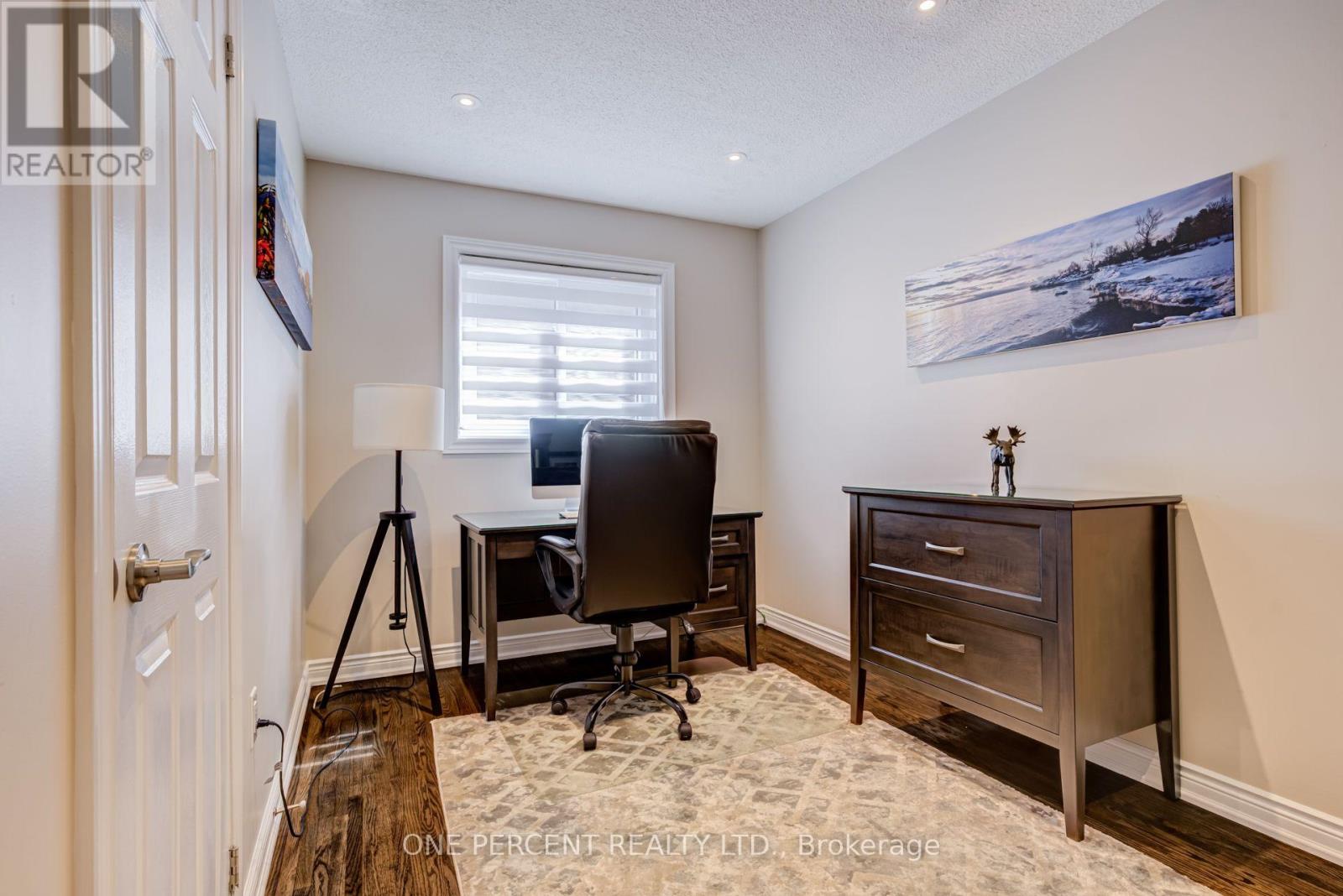 7 MENDIP CRESCENT - 17