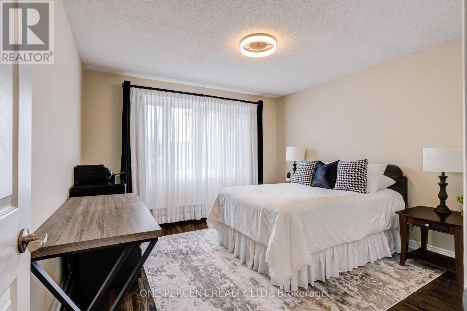 7 MENDIP CRESCENT - 29
