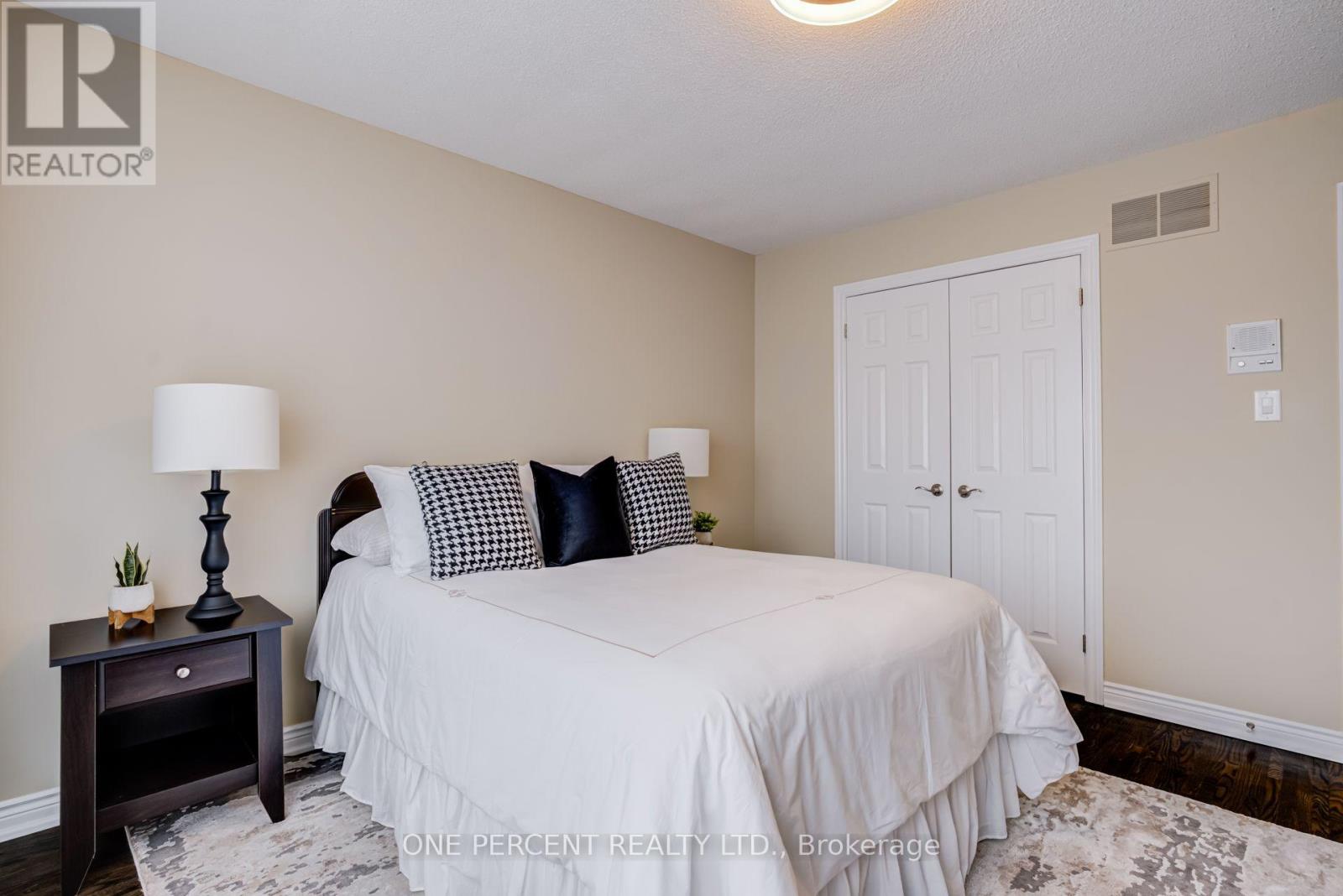 7 MENDIP CRESCENT - 30
