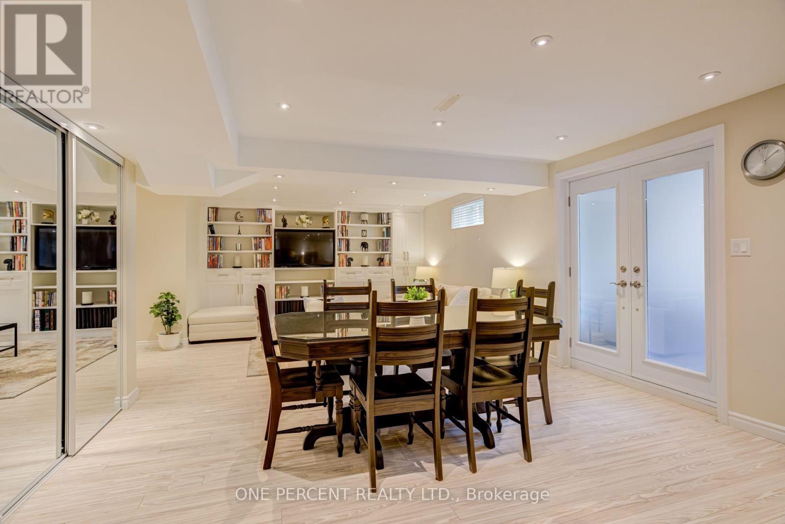 7 MENDIP CRESCENT - 37