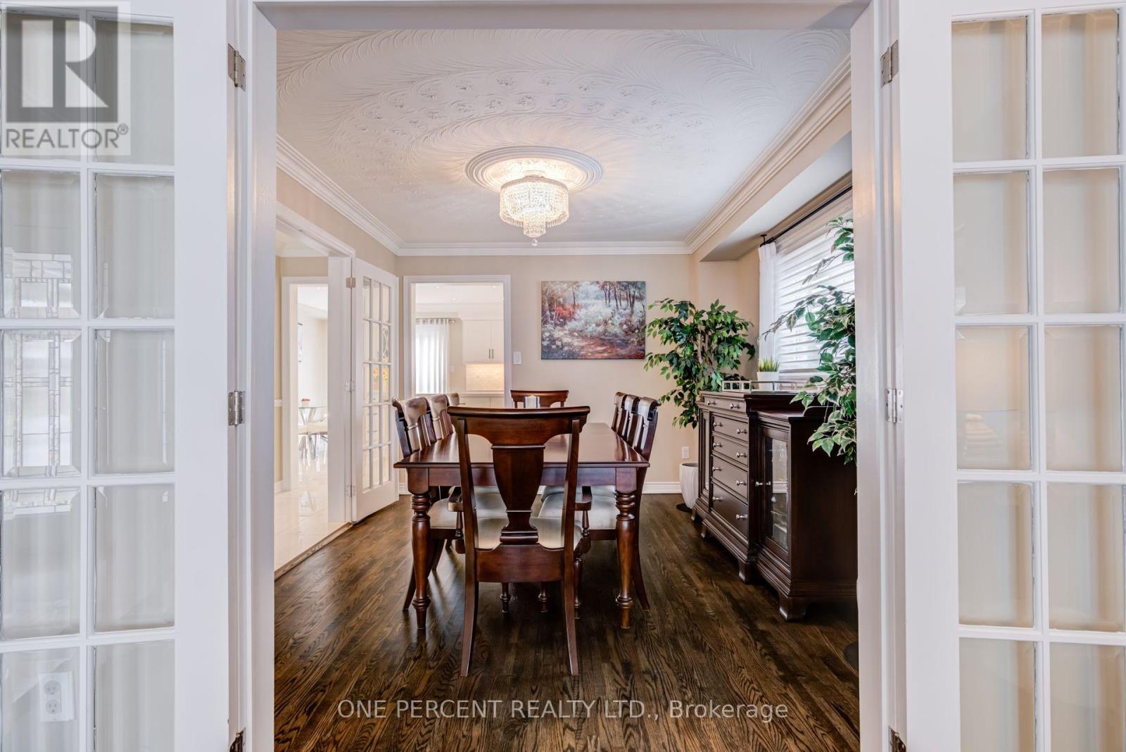 7 MENDIP CRESCENT - 8