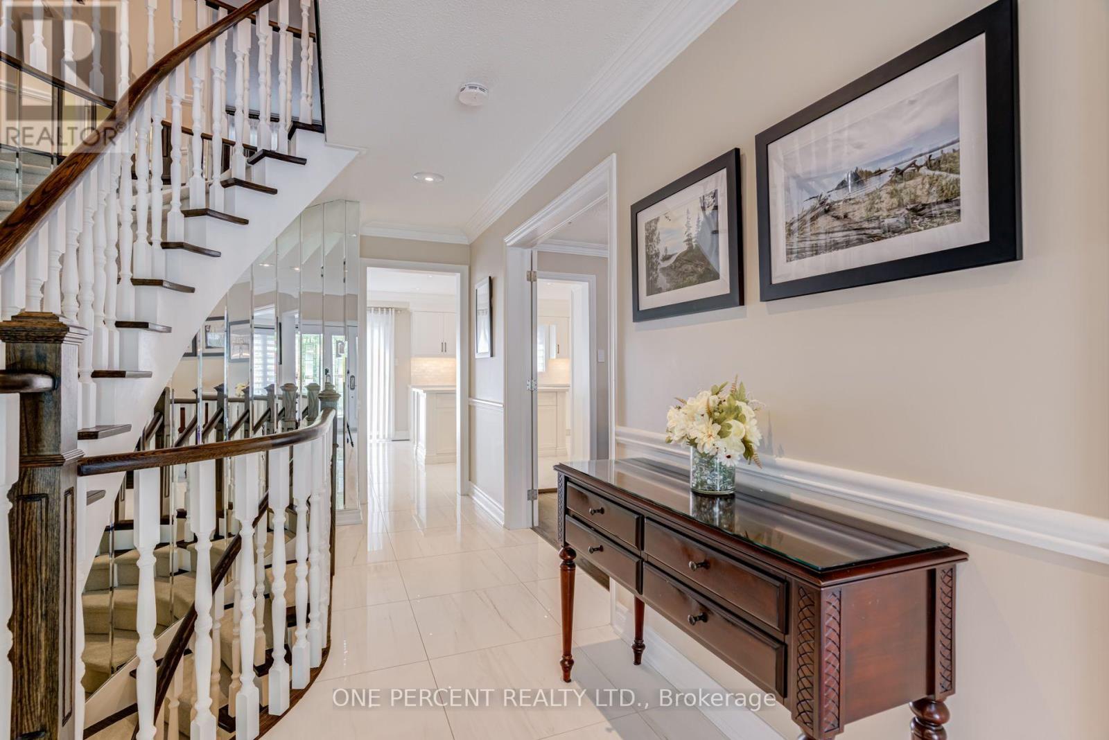 7 MENDIP CRESCENT - 9