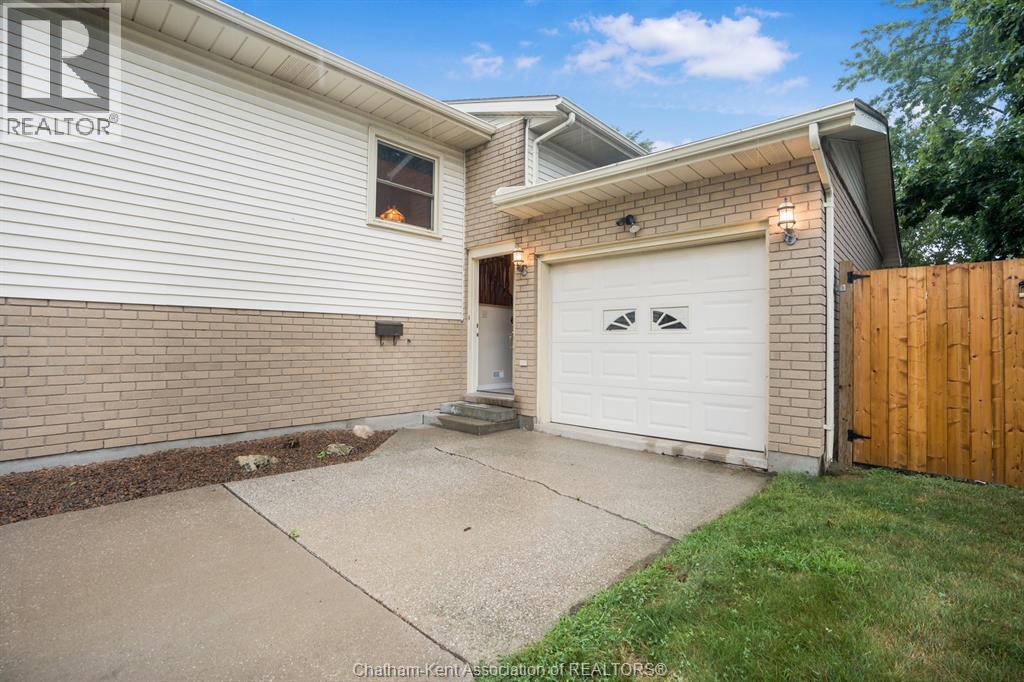 15 MONARCH DRIVE - Image 28