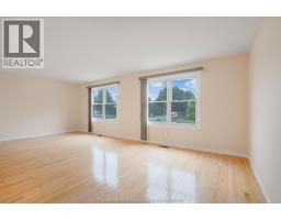 4pc Bathroom - 15 Monarch Drive, Chatham, ON N7L5G6 Photo 8