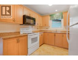 Kitchen/Dining room - 15 Monarch Drive, Chatham, ON N7L5G6 Photo 11