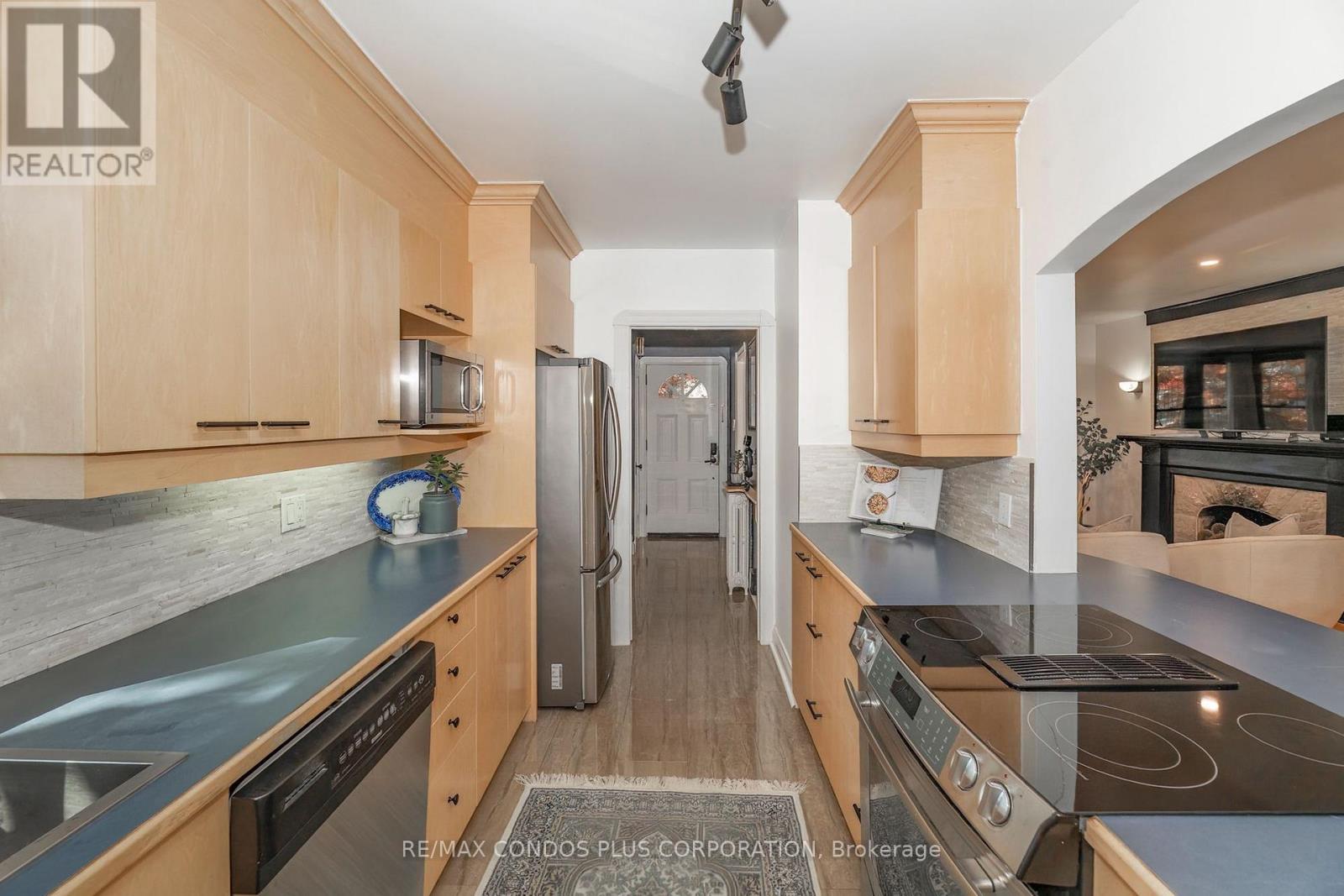 11 ELTON CRESCENT - 13