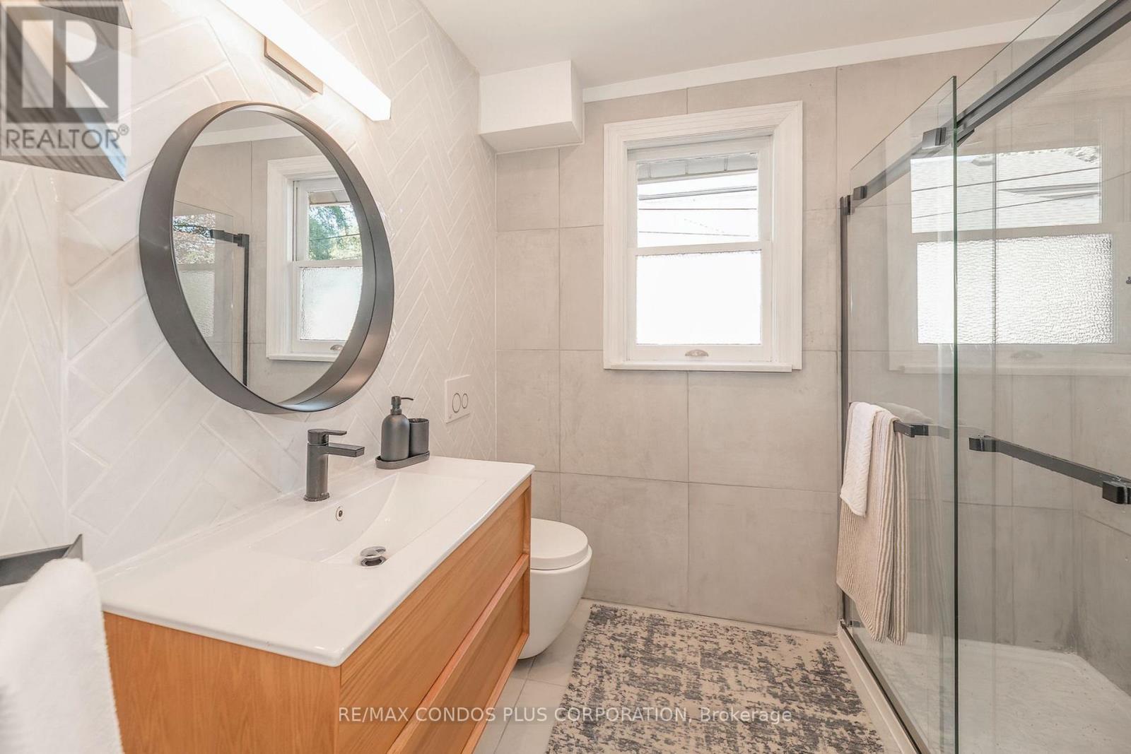 11 ELTON CRESCENT - 16
