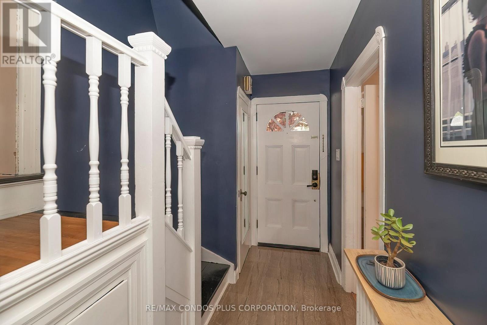 11 ELTON CRESCENT - 3