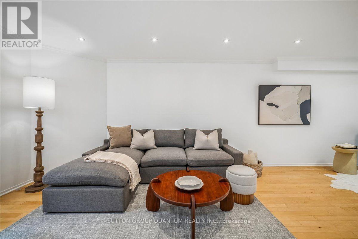 1023 RUNNYMEAD CRESCENT - Image 3