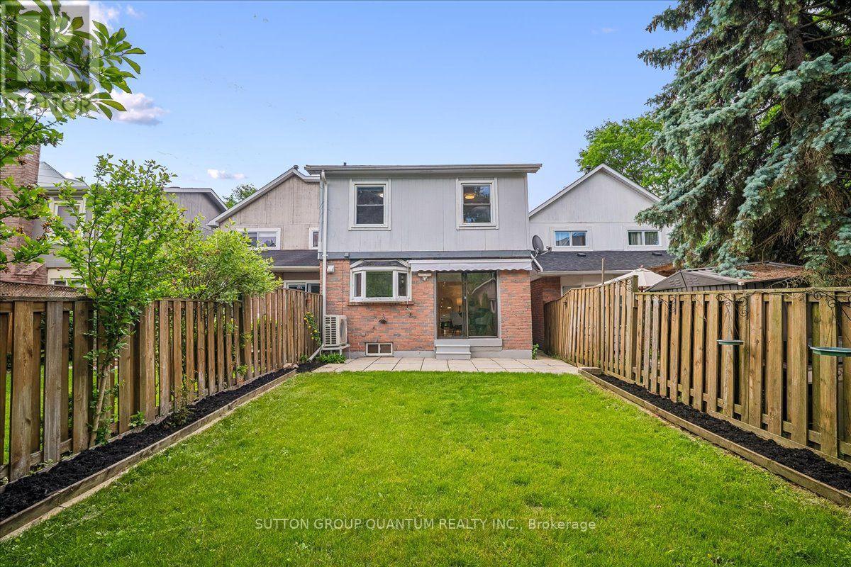 1023 RUNNYMEAD CRESCENT - 38