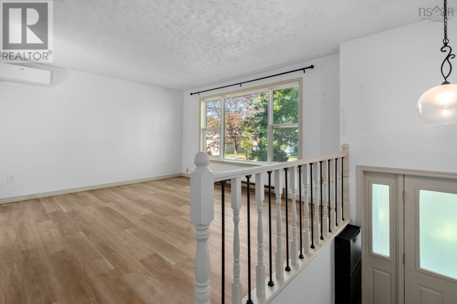 163 Oakdene Avenue, Kentville — photo 4