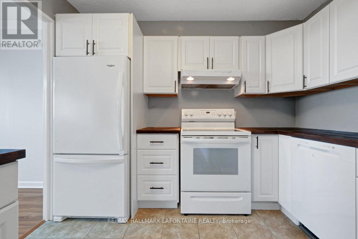 2 Bed, 1 Bath House for Sale in Ottawa – 1606 – 1285 CAHILL DRIVE, Ottawa – MLS# X13751614 - Image 16