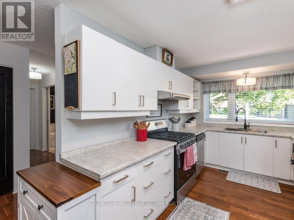 12 KITTANSETT COURT - 16