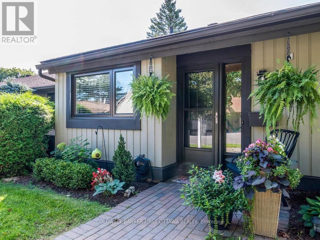 12 KITTANSETT COURT - 2