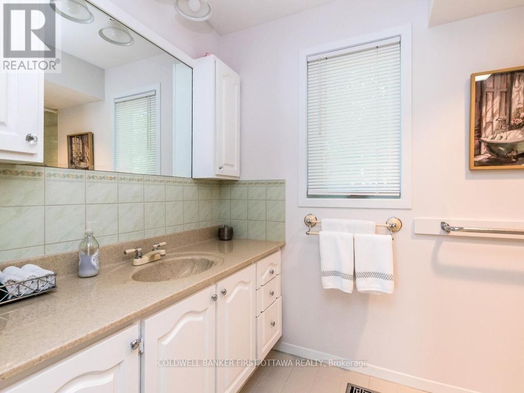 12 KITTANSETT COURT - 20