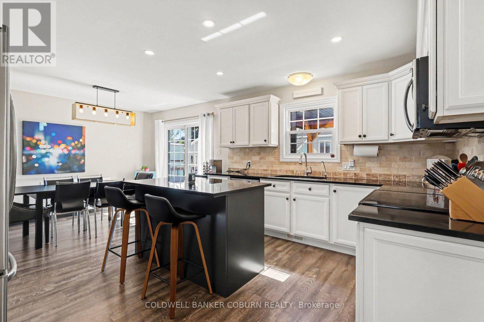 77 TABITHA CRESCENT - 10