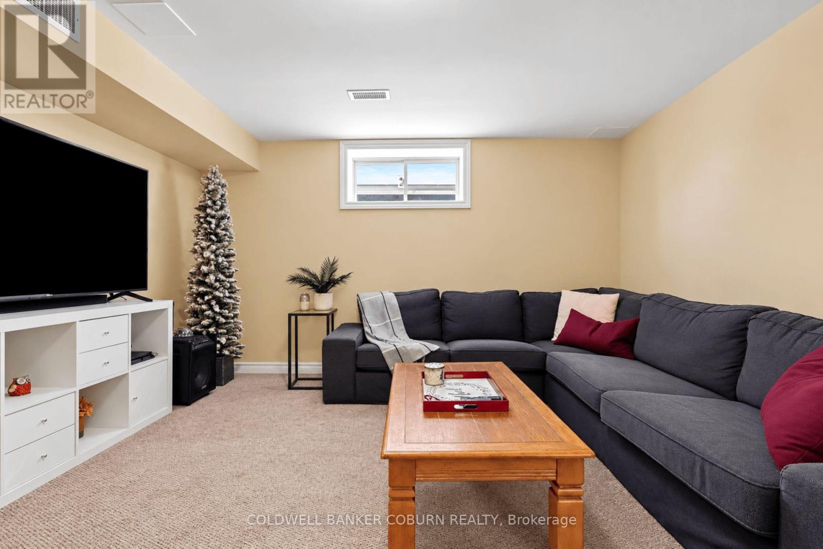 77 TABITHA CRESCENT - Image 23