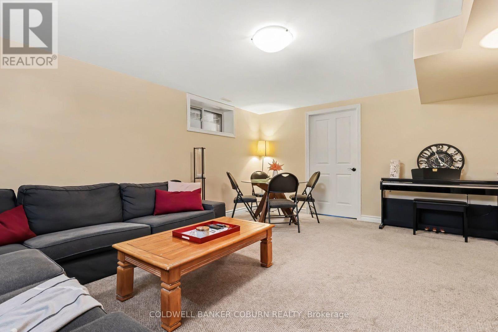 77 TABITHA CRESCENT - 25