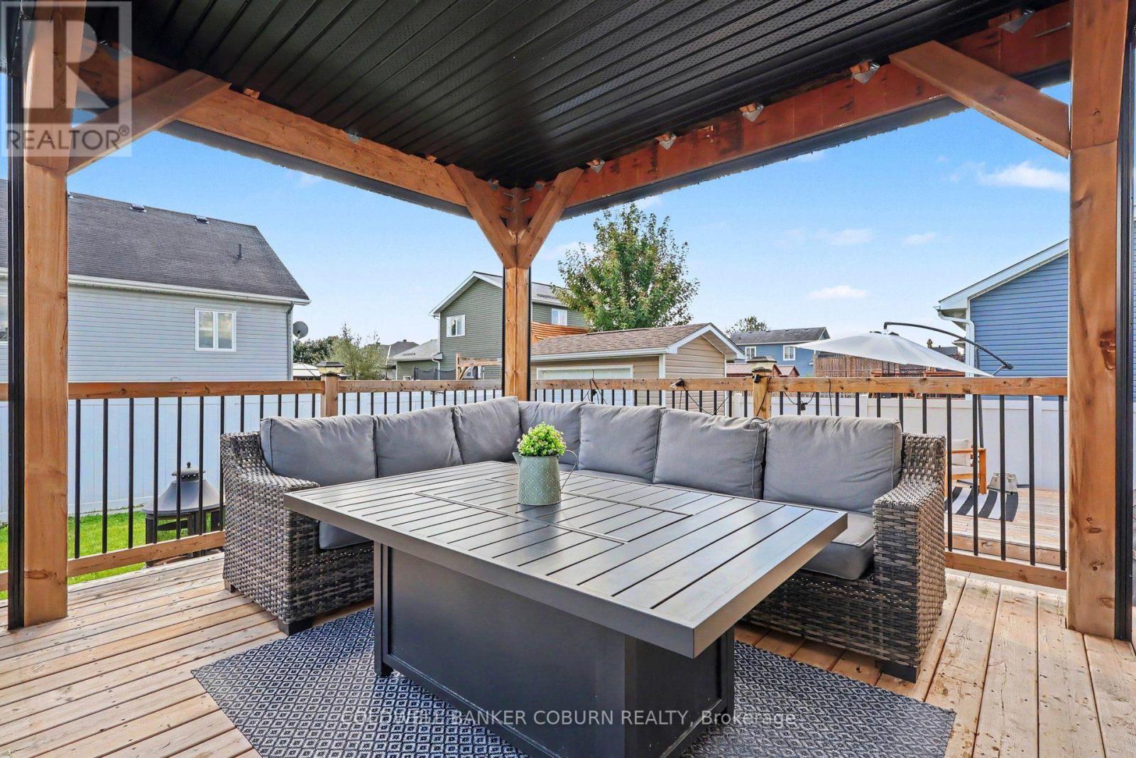 77 TABITHA CRESCENT - 27