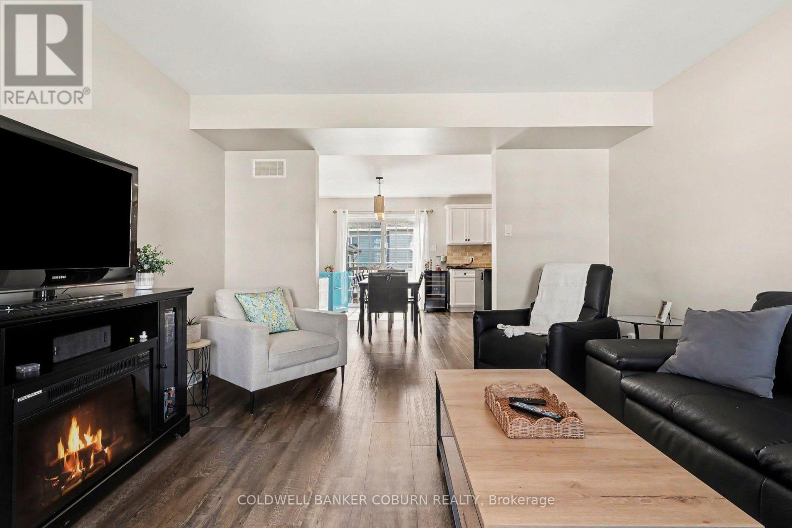 77 TABITHA CRESCENT - 5