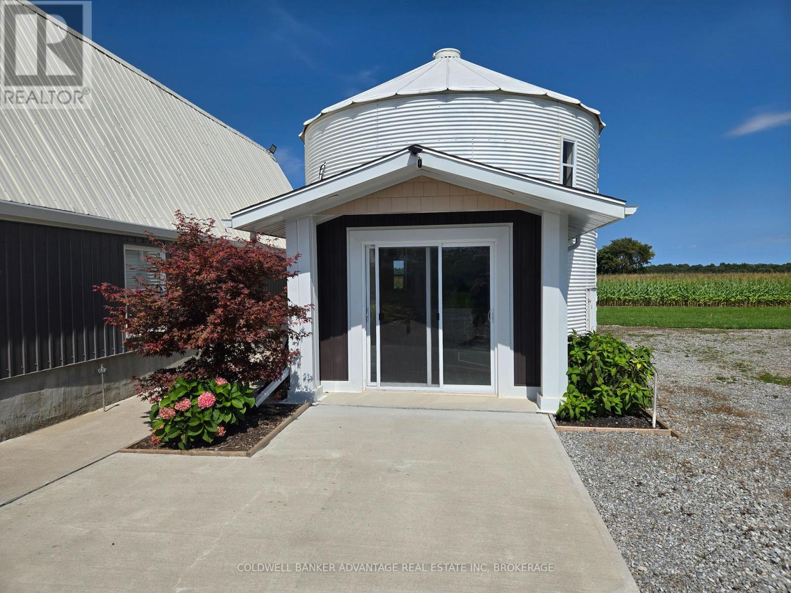 8731 RIDGE ROAD, Niagara Falls (Schisler) — photo 1
