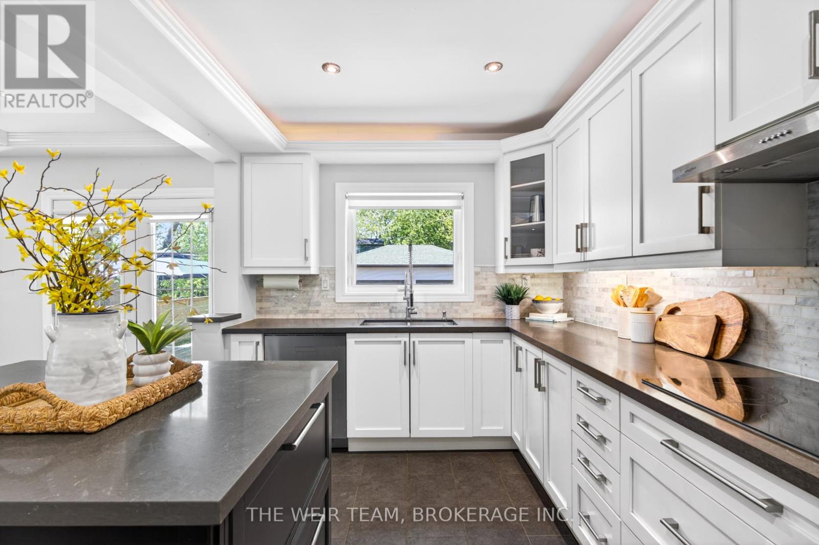 92 GRADWELL DRIVE - 20