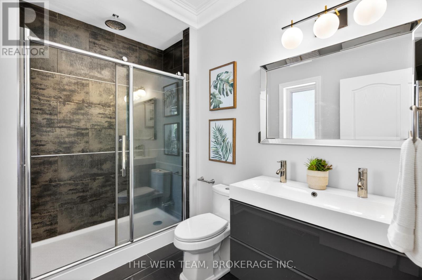 92 GRADWELL DRIVE - 31
