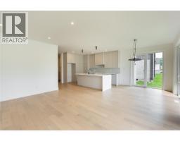 4pc Bathroom - 2060 Marion Avenue, Sarnia, ON N0N1C0 Photo 6