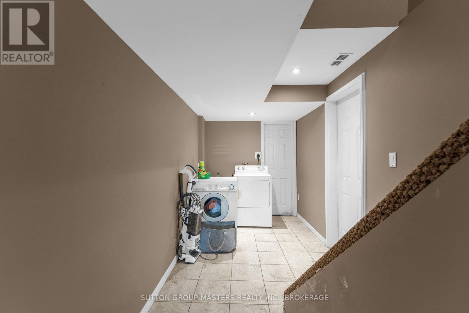 901 NEWMARKET LANE - 31